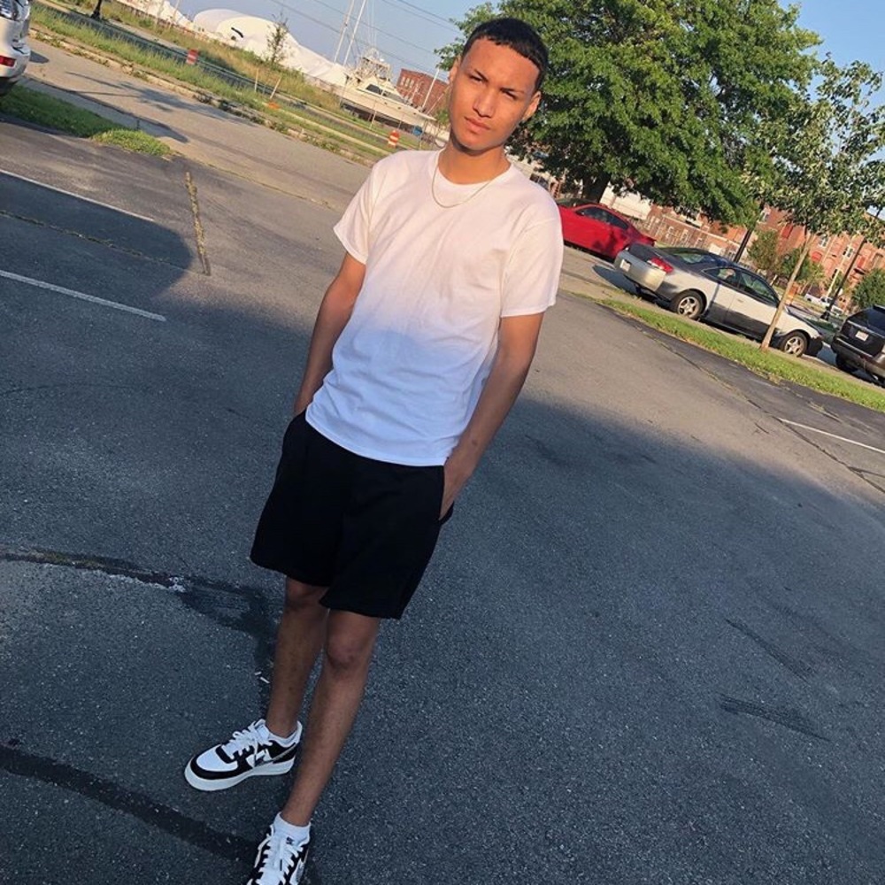 Meet your Posher, Carlos